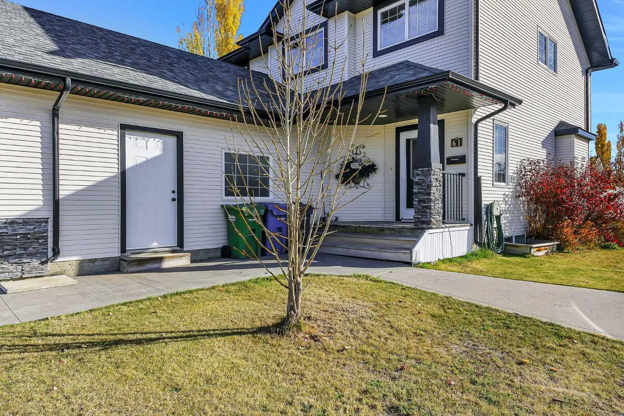 61 Lanterman Close 