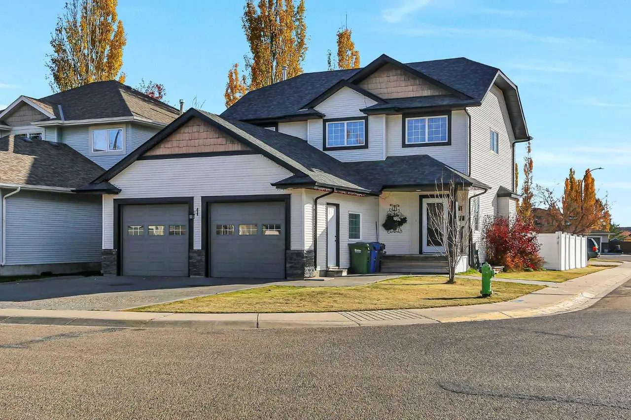 61 Lanterman Close
