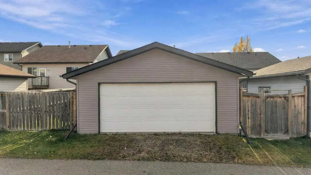 15 Inkster Close 