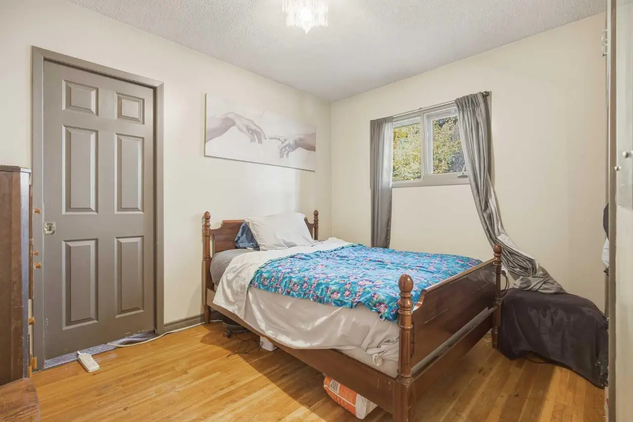 31 Hendon Place NW