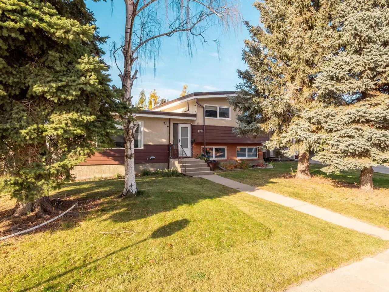 1216 Lakewood Road S