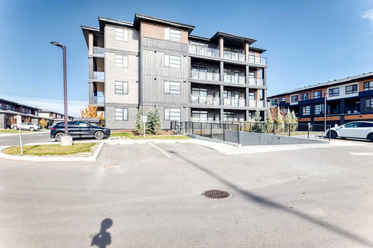 2409, 55 Lucas Way NW
