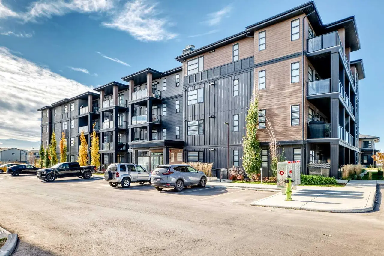 2409, 55 Lucas Way NW