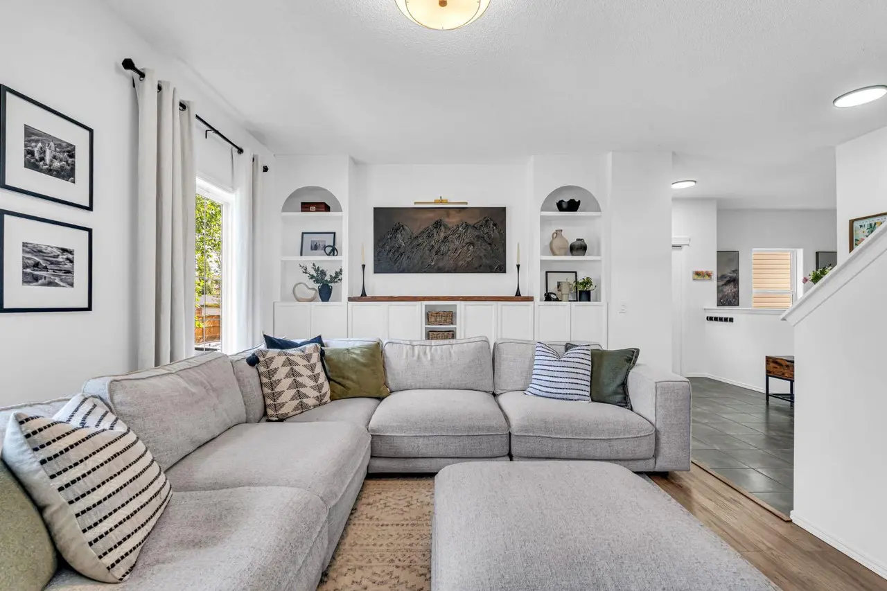123 Elgin Meadows Way SE