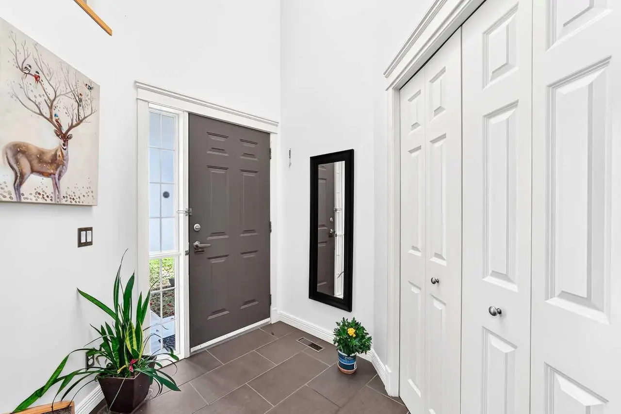 25 Discovery Ridge Hill SW