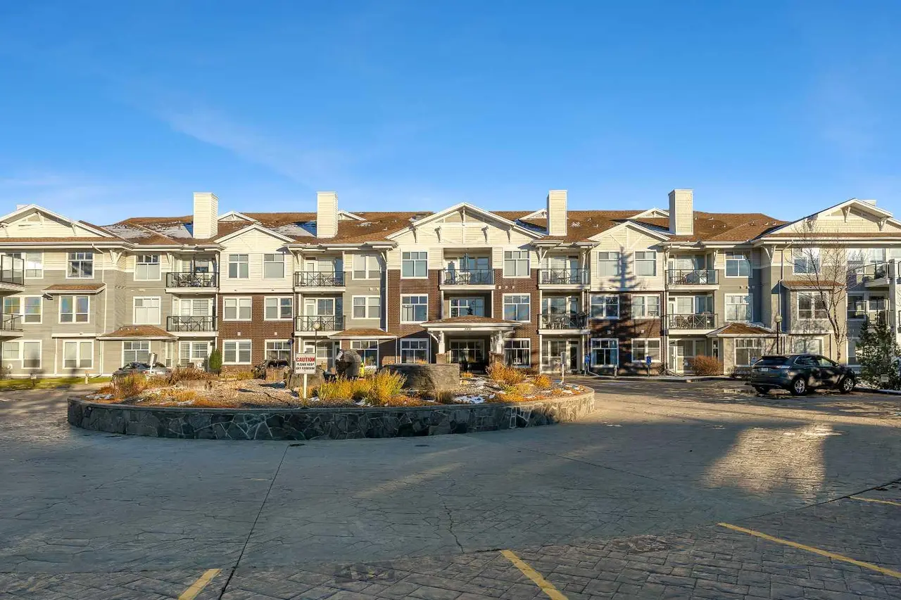 2222, 1010 Arbour Lake Road NW