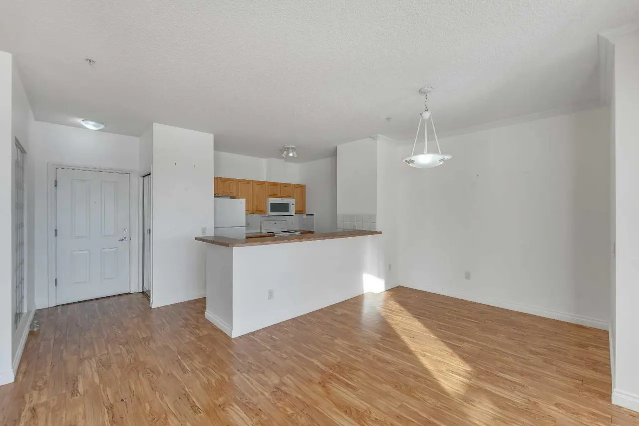 2222, 1010 Arbour Lake Road NW
