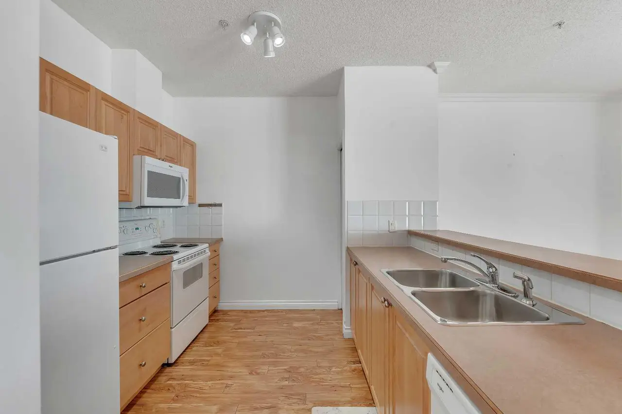2222, 1010 Arbour Lake Road NW