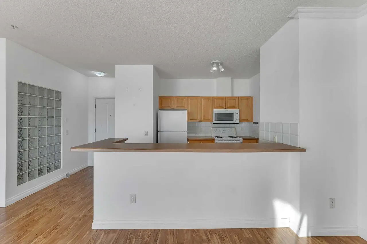 2222, 1010 Arbour Lake Road NW