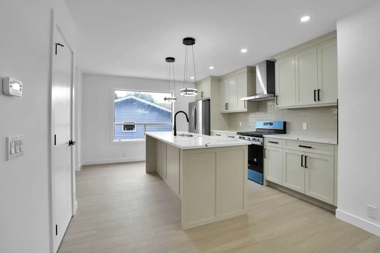 73 Martinridge Crescent NE