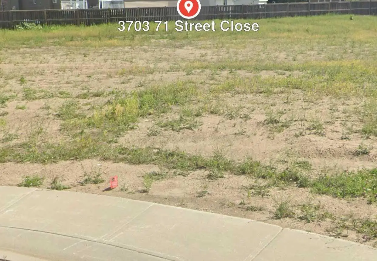 3703 71 St. Close