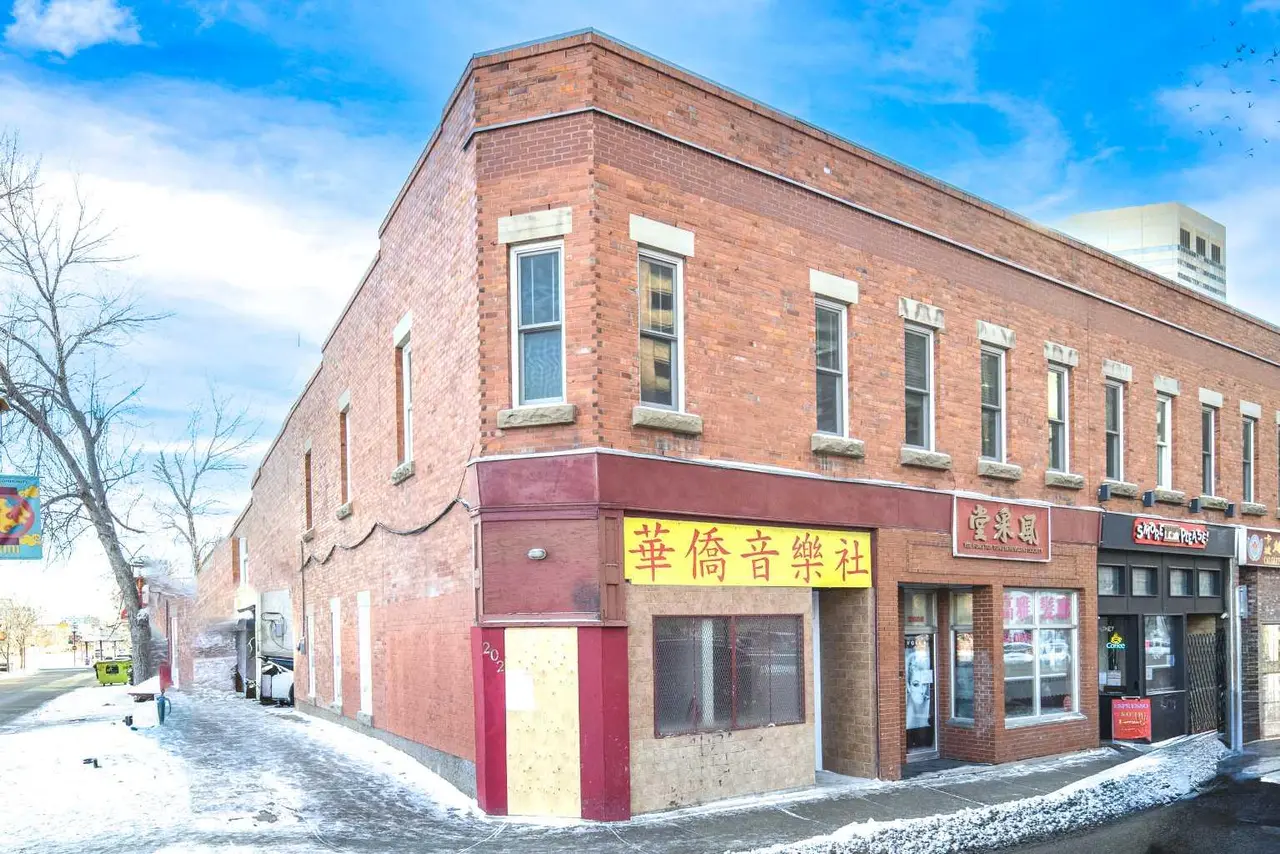 200A Centre Street SE